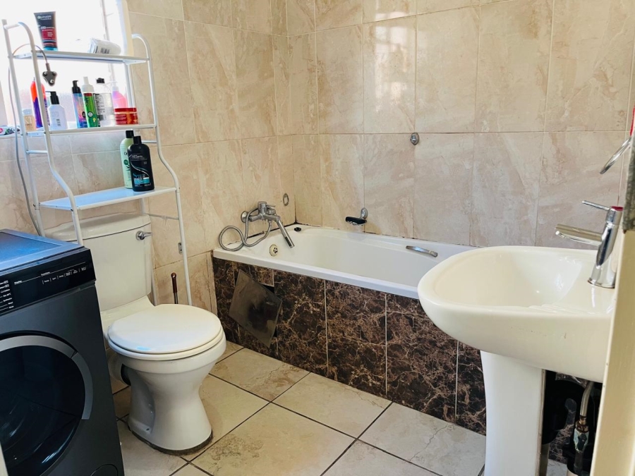 2 Bedroom Property for Sale in Waterval East North West